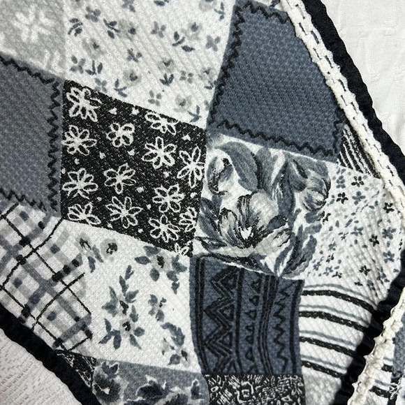 90s Vintage Quilted Patchwork Lace Trim Sweater Top - Picture 5 of 9